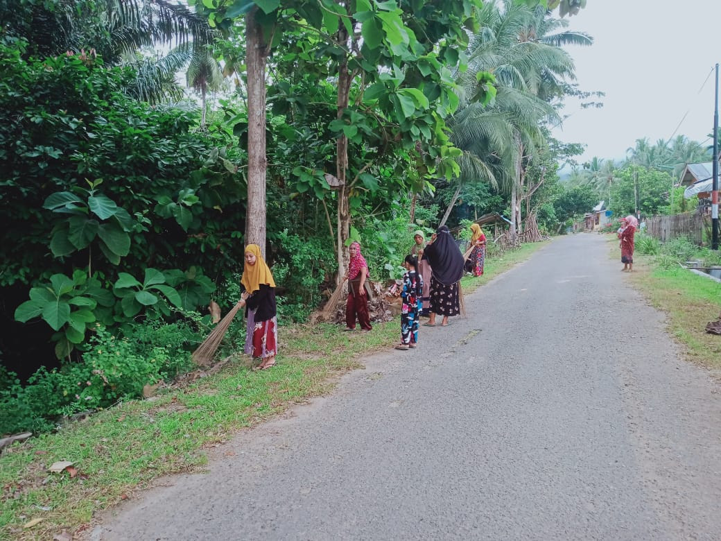 Kerja Bakti Wilayah Dusun IV Boidu
